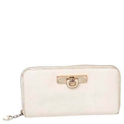 Pre-owned Dkny Cream Leather Zip Around Wallet