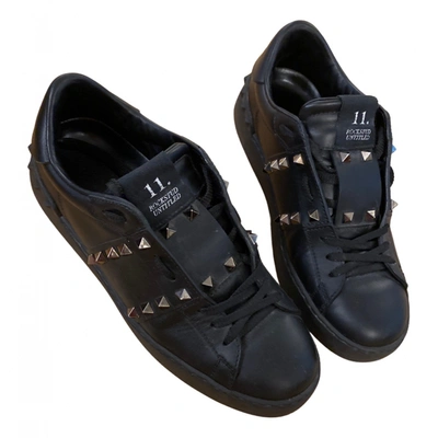 Pre-owned Valentino Garavani Rockstud Leather Trainers In Black