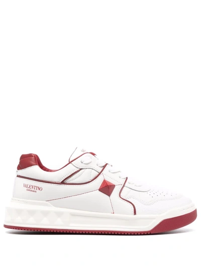 Valentino Garavani 20毫米“roman”铆钉皮革运动鞋 In White/valentino Red