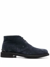 Tod's Suede Desert Boots In Blau