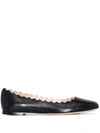 Chloé Lauren Scalloped Patent-leather Ballet Flats In Schwarz