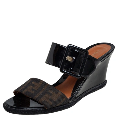 Pre-owned Fendi Black Patent Leather And Zucca Canvas Wedge Slide Sandals Size 40