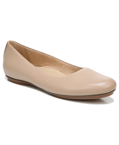 Naturalizer Maxwell Ballet Flats True Colors In Creme Brulee