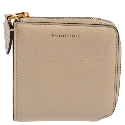 Pre-owned Burberry Beige Leather Meldon Half Zip Square Wallet