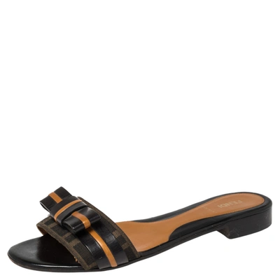 Pre-owned Fendi Brown Zucca Canvas And Black Leather Bow Flat Slides Size 40
