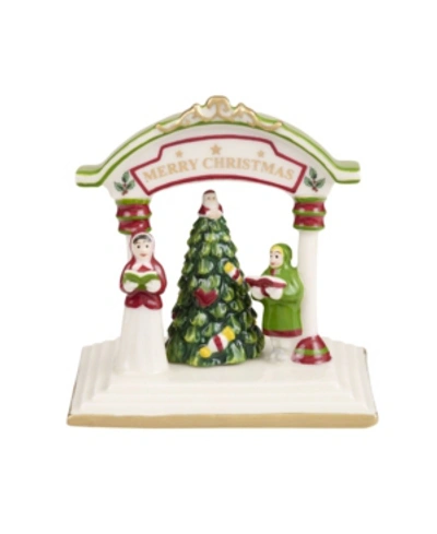 Spode Christmas Tree Figural Carolers Statue In White Multi