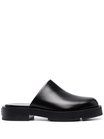 Givenchy Logo Plaque Block-heel Mules In Schwarz