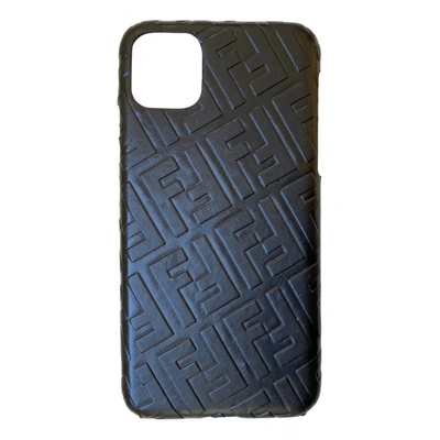 Pre-owned Fendi Leather Iphone Case In Black