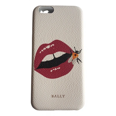 Pre-owned Bally Leather Iphone Case In White