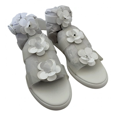 Pre-owned Juicy Couture Sandal In White