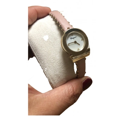 Pre-owned Ferragamo Watch In Pink