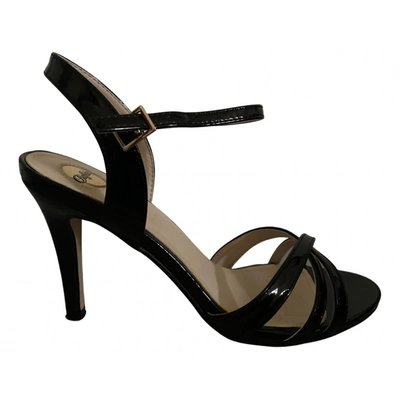 Pre-owned Buffalo Patent Leather Sandal In Black
