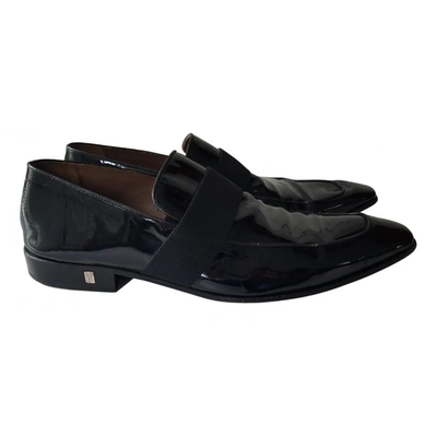 Pre-owned Versace Patent Leather Flats In Black