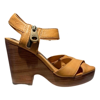 Pre-owned Marc By Marc Jacobs Leather Sandals In Camel