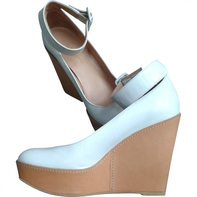 Pre-owned Robert Clergerie Leather Heels In White