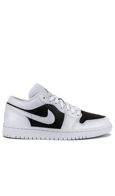 Jordan Air  1 Low Trainer. - In White & Black