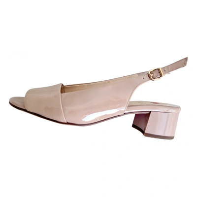Pre-owned Hogl Patent Leather Sandal In Beige