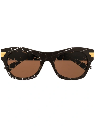 Bottega Veneta 缎带效果镜框太阳眼镜 In Brown