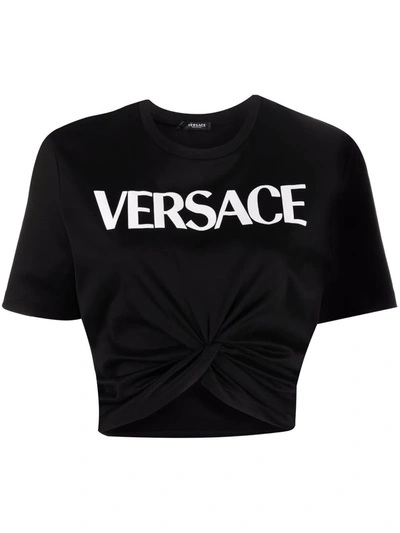 Versace Logo印花棉质平纹针织短款t恤 In Black