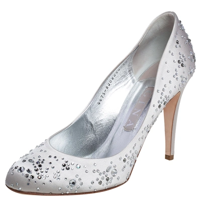 Pre-owned Gina Silver Satin Audrey Crystal Embellished Pumps Size 40.5