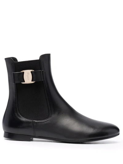 Ferragamo Vara Bow Chelsea Boots In 黑色
