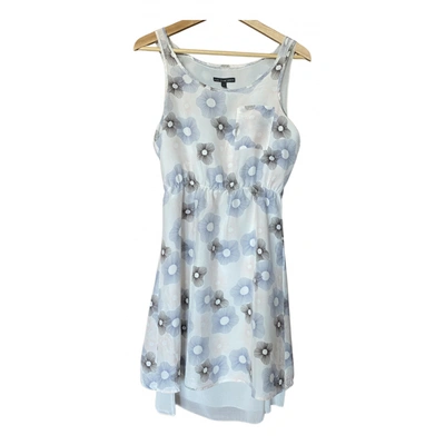 Pre-owned Pepe Jeans Silk Mid-length Dress In White