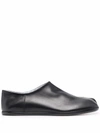 Maison Margiela Tabi Leather Slip-on Loafers In Schwarz