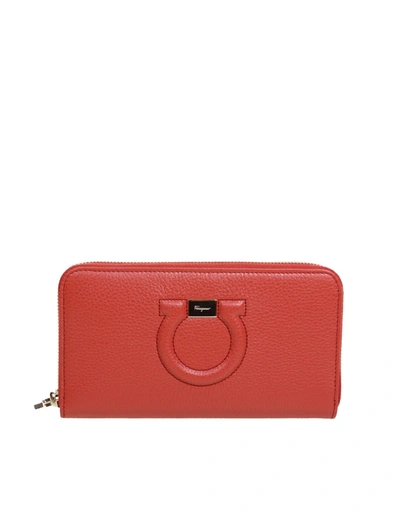 Ferragamo Salvatore  Gancio Continental Zipped Wallet In Red