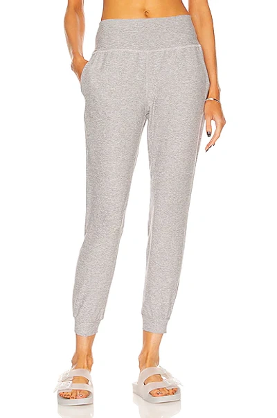 Beyond Yoga Spacedye Midi Jogger In Silver Mist