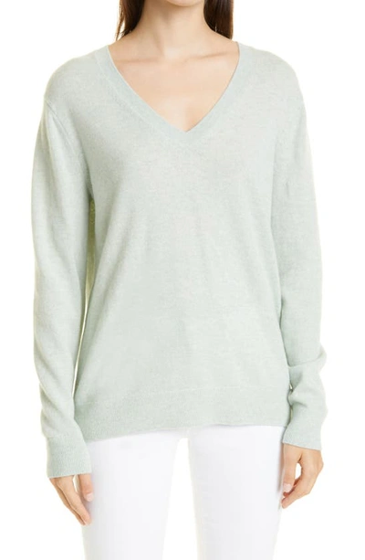 Vince Weekend V-neck Cashmere Jumper In 464hmg-h Mint Glass