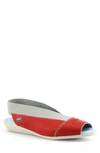 Cloud Caliber Slingback Sandal In Red/ Beige