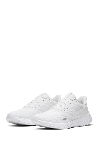 Nike Revolution 5 Running Shoe In 104 White/white
