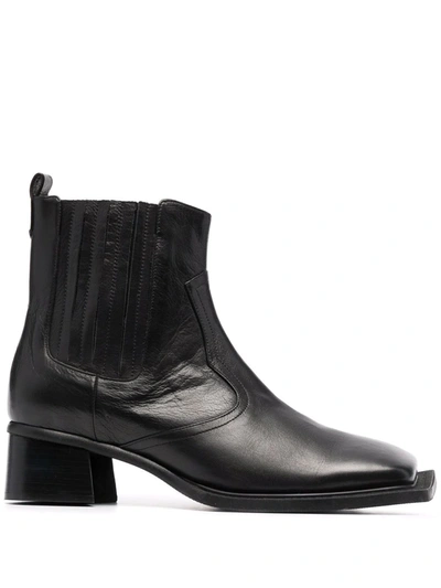 Ninamounah Howler Leather Ankle Boots In Black