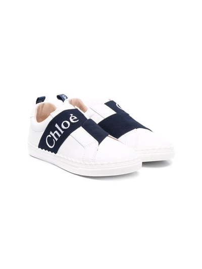 Chloé Kids White Trainers With Navy Blue Elastic Band With Logo In Bianco Sporco