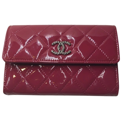 Pre-owned Chanel Timeless/classique Patent Leather Wallet In Red