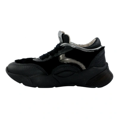 Pre-owned Voile Blanche Leather Trainers In Black