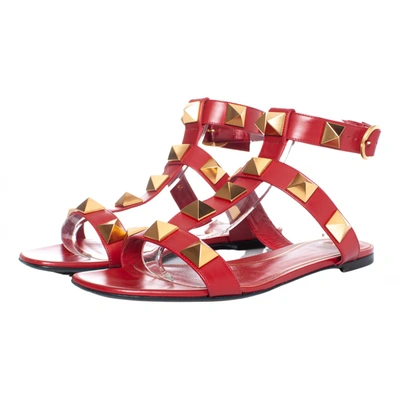 Pre-owned Valentino Garavani Rockstud Leather Sandals In Red