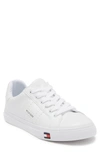 Tommy Hilfiger Classic Low Top Sneaker In Whill