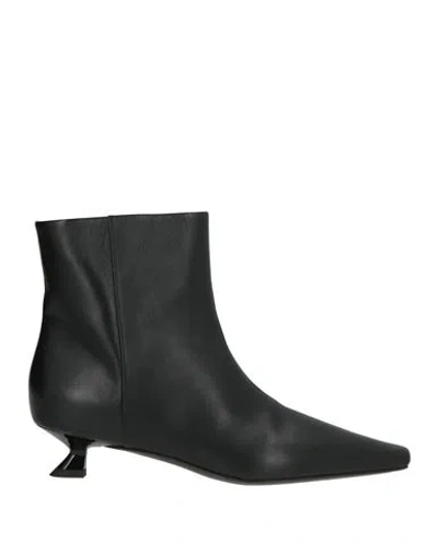 3juin Woman Ankle Boots Black Size 8.5 Leather