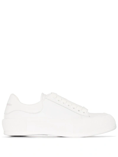 Alexander Mcqueen Deck Plimsoll皮革运动鞋 In White