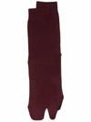 Maison Margiela Cotton Blend Ribbed Stretch-design Tabi Toe Socks In Red