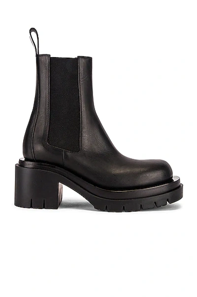 Bottega Veneta Lug Ankle Boots In Black