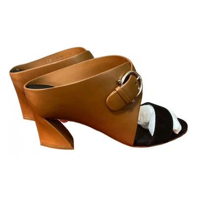 Pre-owned Ferragamo Leather Mules In Brown