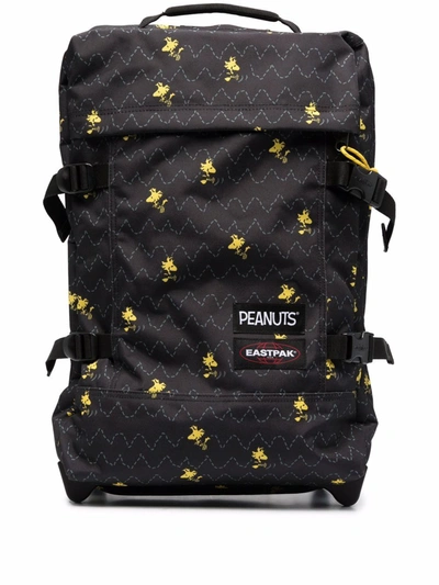 Eastpak Peanuts Transverz 旅行箱 In Schwarz