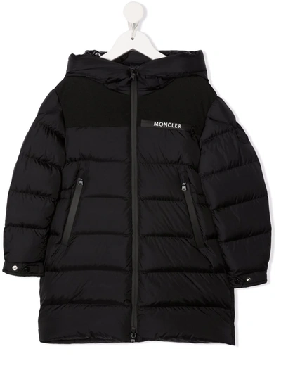 Moncler Logo-print Padded Coat In 黑色
