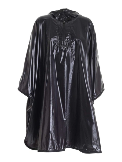 Moncler Logo-patch High-shine Finish Raincoat In Black