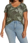 Caslonr Caslon(r) Rounded V-neck Tee In Green- Grey Camo Wave