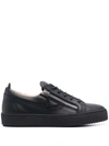 Giuseppe Zanotti Frankie Low-top Zip-detail Sneakers In Schwarz