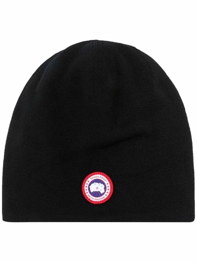 Canada Goose Logo-patch Detail Beanie In Schwarz