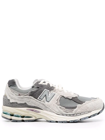 New Balance M2002 Panelled Low-top Sneakers In Grey